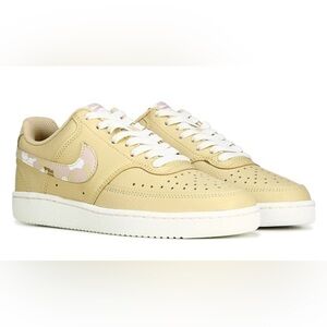 Nike Women’s Court Vision Low Sneaker, Sesame Camo, Size 8.5